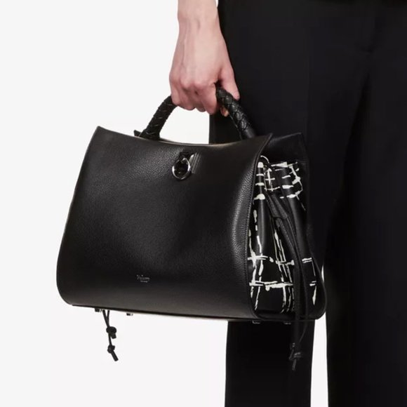 Mulberry Iris - Picture 2 of 12